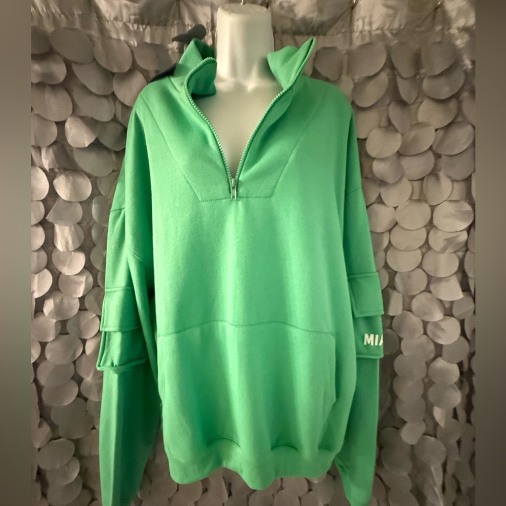 Mint Green Zip-Up Women’s Sweatshirt